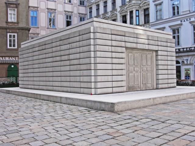 'Holocaust Memorial (1995)